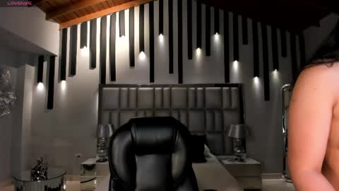 Sophie online show from April 15, 4:05 am