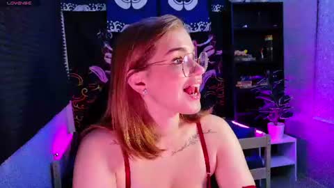 Sophie online show from July 17, 9:17 pm