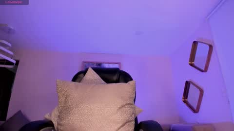 Sophie  Palmer online show from October 19, 11:59 am