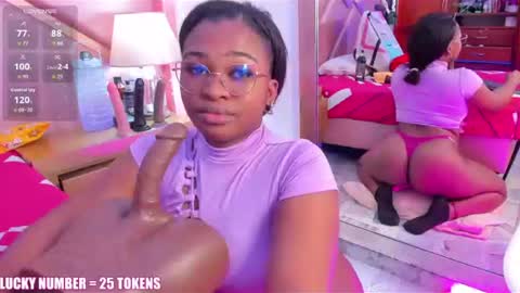 Sophie online show from July 16, 12:30 pm