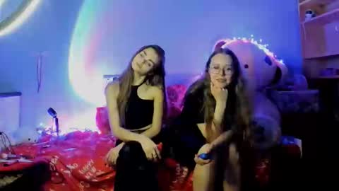 Sophie and my bestie Mandy    online show from November 16, 8:22 pm