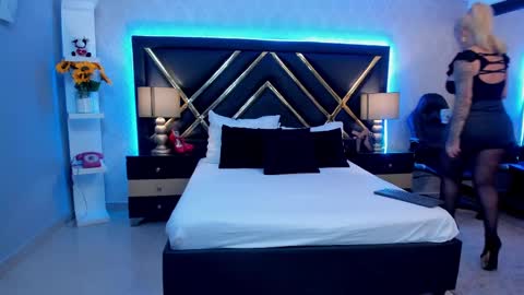 SophieWinslow online show from February 28, 12:42 pm