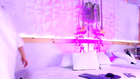 Sophie online show from September 15, 12:50 pm