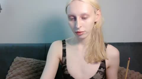 sora999999999 online show from March 22, 6:12 pm