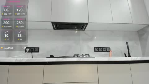 Mia online show from October 15, 5:14 pm