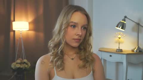 Anna online show from March 16, 1:26 pm