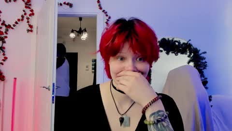 Leah online show from April 4, 3:08 pm