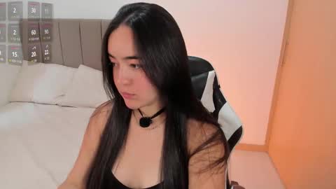 Instagram Soyamandaa  1 online show from February 8, 6:00 pm