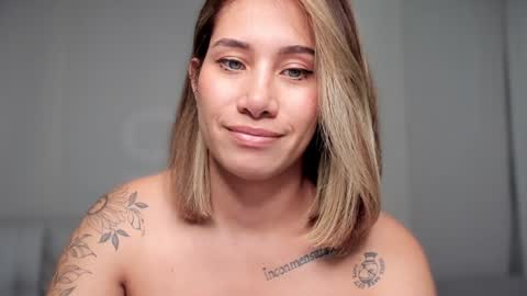 Snapshot of soytulu_ chatting on December 2, 1:29 am brisa  s online show from December 2, 1:29 am