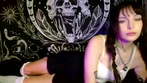 Maya online show from December 14, 5:07 am