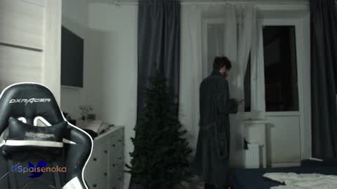 Snapshot of spaisenok chatting on January 1, 12:43 am Mike online show from January 1, 12:43 am