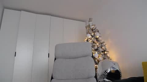 sparkly_eve online show from December 23, 11:16 am