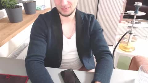 Art online show from November 28, 9:44 pm