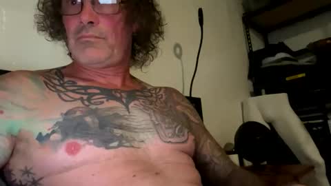 specter1972 online show from May 25, 11:11 pm