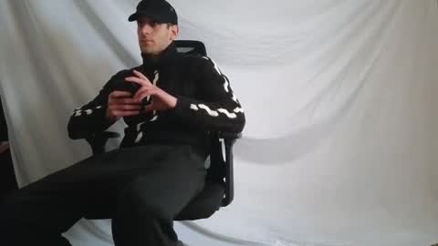 Marco. When Im offline you can view premium content in bio online show from February 4, 1:15 pm