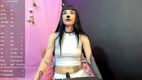 Snapshot of split_girl chatting on October 3, 6:10 am EMMA online show from October 3, 6:10 am