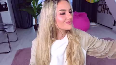 Anna online show from November 8, 12:41 pm