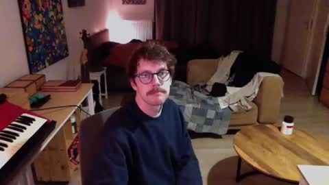 Roger online show from December 7, 12:36 am