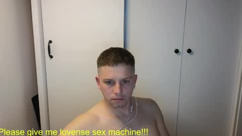st1vemaster01 online show from May 18, 2:12 pm