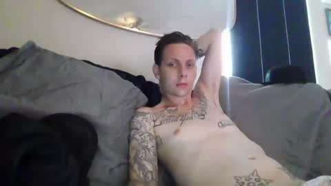 BI TATTED GUYS CHILLN online show from June 12, 6:56 am