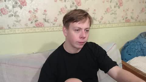 Snapshot of st_rudy chatting on December 12, 6:57 am Joe Peach online show from December 12, 6:57 am