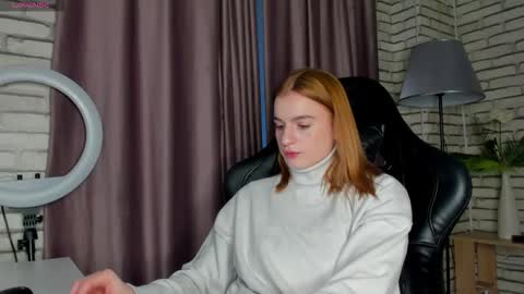 Stacey GMT5 Mo Tu We Th Fr Sa 3am -10am online show from February 20, 1:38 am