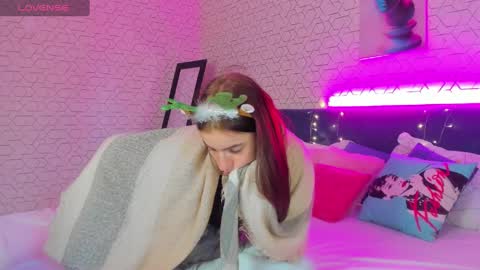 Stacey GMT5 Mo Tu We Th Fr Sa 3am -10am online show from December 17, 8:01 am