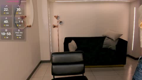 Stacy Woods online show from April 8, 11:35 am