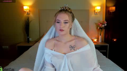 Stacy Mon Tue Wed Thu Fri Sun GMT GMT 3 1000am - 0400pm  online show from February 18, 10:15 am