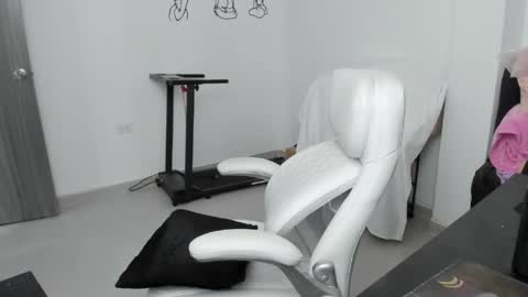 Zulma Yisset online show from April 6, 4:46 am