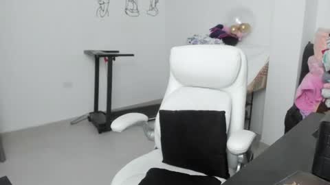 Zulma Yisset online show from May 13, 2:32 am