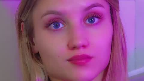 StacyEvances online show from June 15, 3:31 am