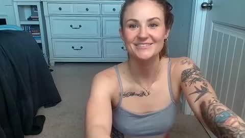 Hannah Lee online show from February 7, 2:58 pm