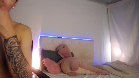 Stand and Rose online show from February 6, 6:39 am