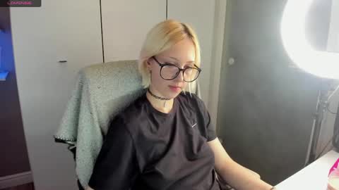 Kate online show from May 14, 8:29 pm