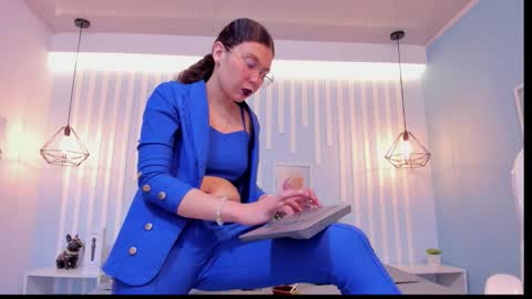 Stark Jones online show from November 5, 1:13 pm