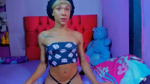 stassiebell online show from February 12, 5:44 am