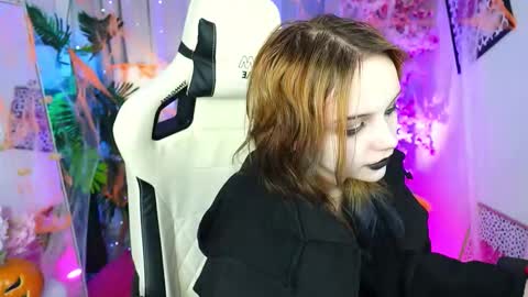 MONICA online show from October 30, 2:06 pm