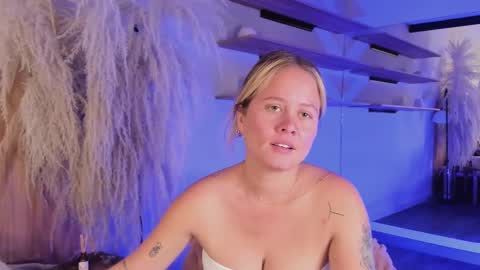 Stefanny   online show from February 27, 3:05 pm