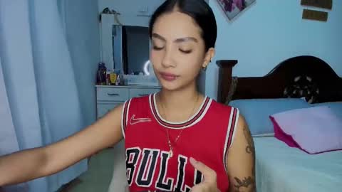 Im MiaIts my first day here  online show from October 13, 12:12 am