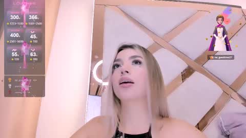 Snapshot of stefanycifuentes chatting on March 8, 9:17 am Stefa  online show from March 8, 9:17 am