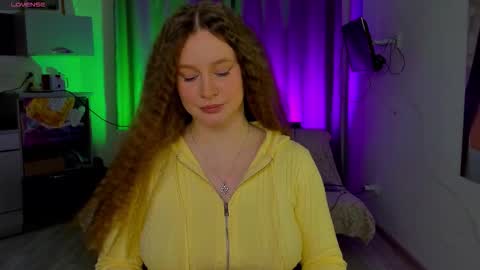 Snapshot of stella_pretty0 chatting on October 20, 4:45 pm Stella online show from October 20, 4:45 pm