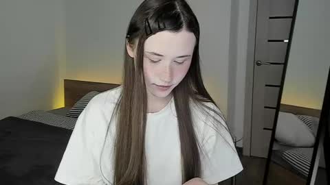 stella_sunny online show from May 11, 12:06 am