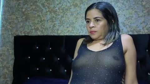 Estella online show from December 17, 11:00 pm