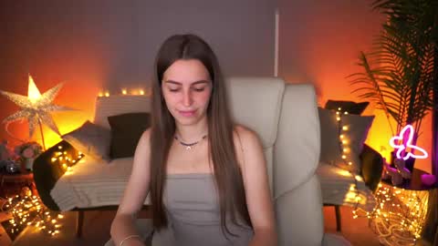 stellahoneywell online show from June 4, 7:03 am