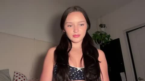 Stella Kay online show from May 8, 1:22 am