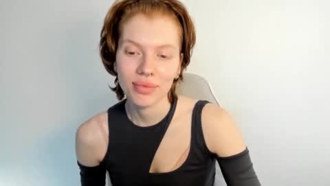 S T E L L A online show from January 16, 10:57 am