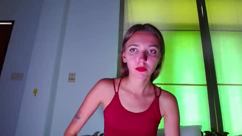 Stephanie 3 online show from March 5, 7:05 am