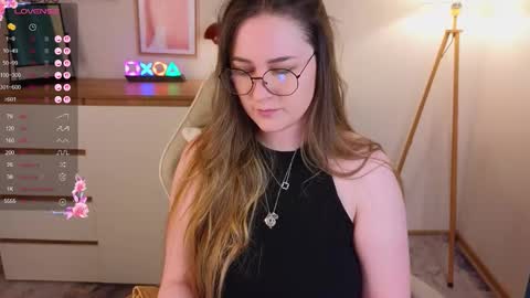 Snapshot of steph_sweet chatting on October 14, 10:24 pm Emma online show from October 14, 10:24 pm