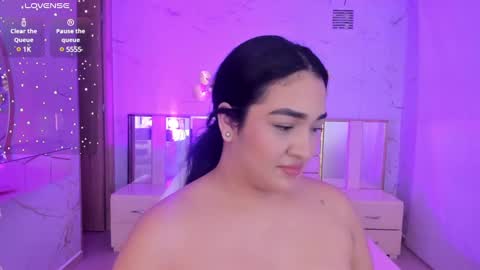 Snapshot of stephania_diamond chatting on March 8, 5:38 am         online show from March 8, 5:38 am